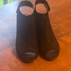 Vince Camuto Lavette